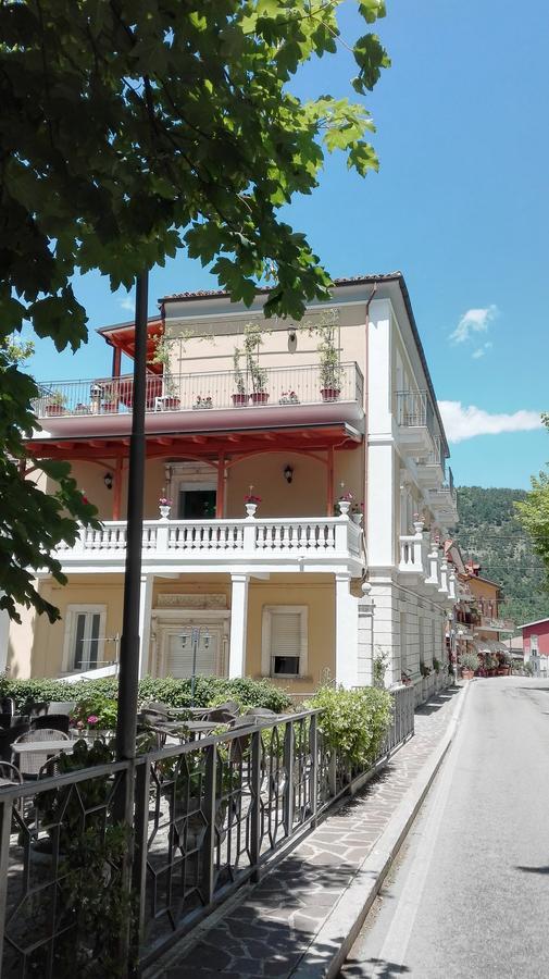 Hotel Mazzocca 卡拉马尼科泰尔梅 外观 照片
